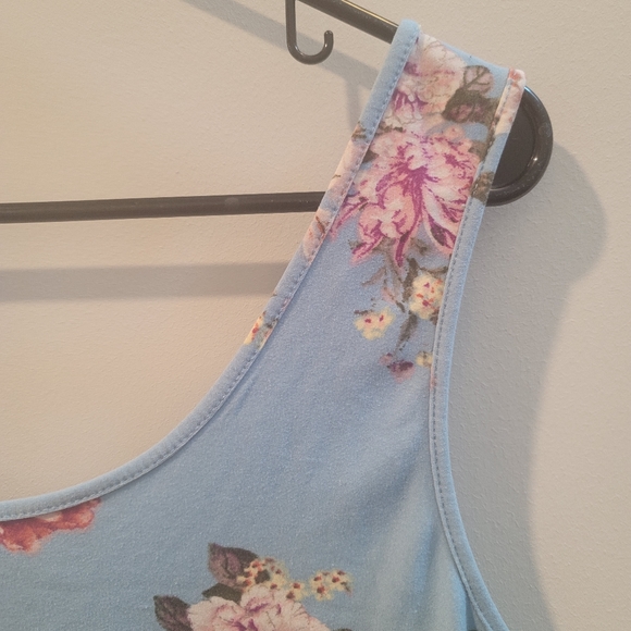 Rue 21 womens crop top floral zip close XL - Picture 8 of 11